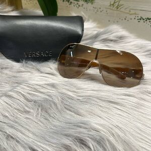 VERSACE - Vintage Medusa Emblem Brown Shield Sunglasses